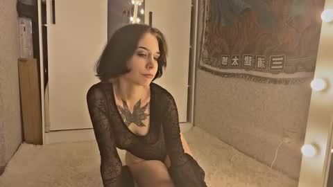 mistress Bastet and  mintcola online show from October 2025 08:13:01 AM