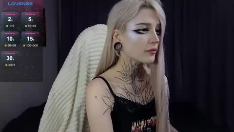 Snapshot of fraulein_mooon chatting on January 2025 07:18:02 PM Asya UwU online show from January 2025 07:18:02 PM