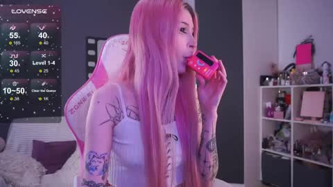 Snapshot of fraulein_mooon chatting on May 2026 07:08:02 PM Asya UwU online show from May 2026 07:08:02 PM