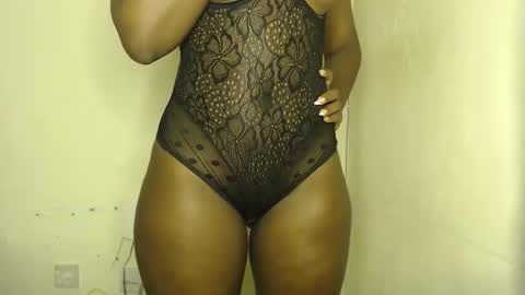 Snapshot of freaky_ass chatting on April 2026 01:39:01 AM Berry online show from April 2026 01:39:01 AM