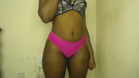 Snapshot of freaky_ass chatting on April 2026 01:00:01 AM Berry online show from April 2026 01:00:01 AM