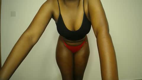Snapshot of freaky_ass chatting on April 2026 09:43:02 PM Berry online show from April 2026 09:43:02 PM