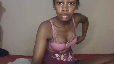 Snapshot of freaky_beauty chatting on March 2026 10:48:02 AM freaky_beauty online show from March 2026 10:48:02 AM