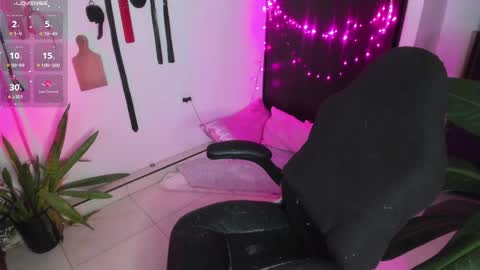 Snapshot of freaky_lia chatting on April 2026 12:30:02 AM Lia Gomez online show from April 2026 12:30:02 AM