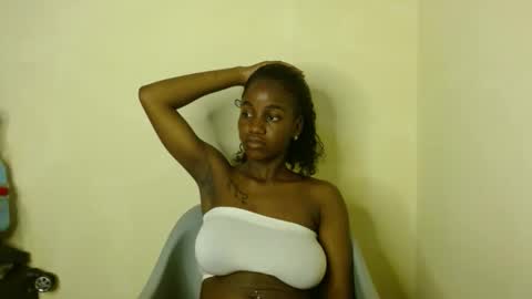 Snapshot of freaky_shamzzy chatting on January 2026 04:23:02 PM shamika online show from January 2026 04:23:02 PM