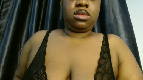 Snapshot of freaky_slut5 chatting on June 2026 04:07:02 AM freaky slut5 online show from June 2026 04:07:02 AM