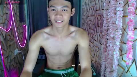 Snapshot of freakymarkxxx chatting on May 2026 12:10:02 PM Mark online show from May 2026 12:10:02 PM