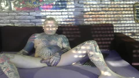 Snapshot of freakytattooed_123 chatting on March 2026 04:43:01 PM Lars online show from March 2026 04:43:01 PM