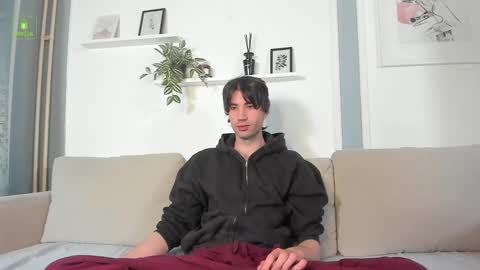 Snapshot of freddie_vane chatting on April 2026 05:43:02 AM Freddie online show from April 2026 05:43:02 AM