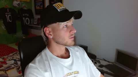 Frederick Perin online show from December 2025 09:24:02 PM