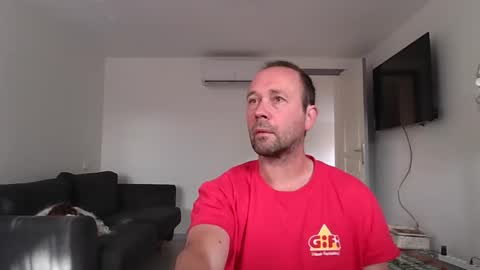 fredodu41 online show from April 2026 07:25:02 AM