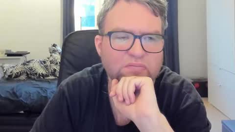 Snapshot of fredrik386959 chatting on January 2025 02:03:02 PM Fredrik online show from January 2025 02:03:02 PM