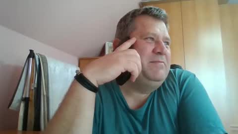 freeboy80180 online show from September 2025 12:18:01 PM