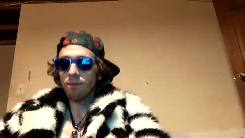 Snapshot of freeyourmind247 chatting on December 2024 08:44:02 AM freeyourmind247 online show from December 2024 08:44:02 AM