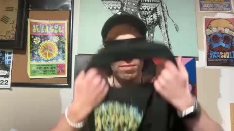 Snapshot of freeyourmind247 chatting on January 2025 12:16:02 PM freeyourmind247 online show from January 2025 12:16:02 PM