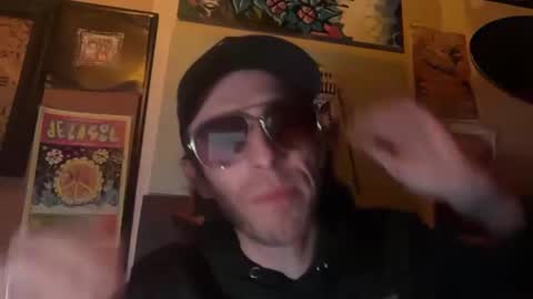 Snapshot of freeyourmind247 chatting on January 2025 01:52:02 PM freeyourmind247 online show from January 2025 01:52:02 PM