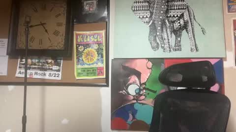 Snapshot of freeyourmind247 chatting on February 2025 01:02:02 AM freeyourmind247 online show from February 2025 01:02:02 AM