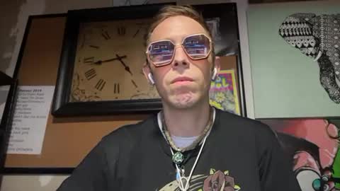 Snapshot of freeyourmind247 chatting on November 2025 11:43:01 AM freeyourmind247 online show from November 2025 11:43:01 AM