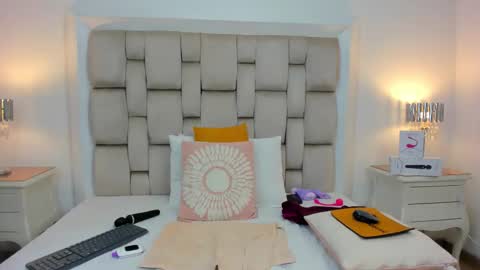 Snapshot of frehia_dimou chatting on September 2025 03:06:02 PM Frehia online show from September 2025 03:06:02 PM