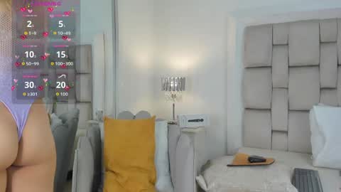 Snapshot of frehia_dimou chatting on October 2025 11:33:02 AM Frehia online show from October 2025 11:33:02 AM