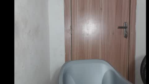 Snapshot of frekkymorelle chatting on November 2025 07:39:01 AM frekkymorelle online show from November 2025 07:39:01 AM