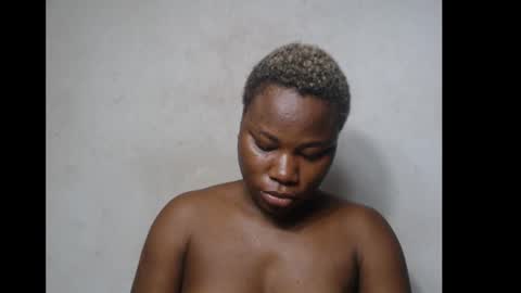 Snapshot of frekkymorelle chatting on November 2025 04:29:02 AM frekkymorelle online show from November 2025 04:29:02 AM