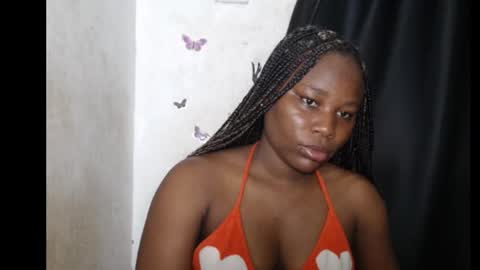 Snapshot of frekkymorelle chatting on December 2025 05:12:02 AM frekkymorelle online show from December 2025 05:12:02 AM