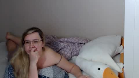 Snapshot of frelina chatting on November 2025 07:37:01 PM frelina online show from November 2025 07:37:01 PM