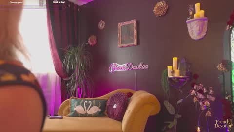 Snapshot of french_devotion chatting on March 2026 11:38:01 AM Louise or Lou 3 online show from March 2026 11:38:01 AM