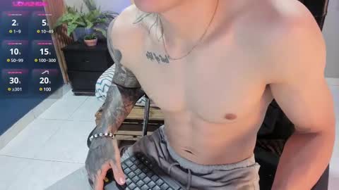 Xavier online show from February 2025 08:07:02 PM