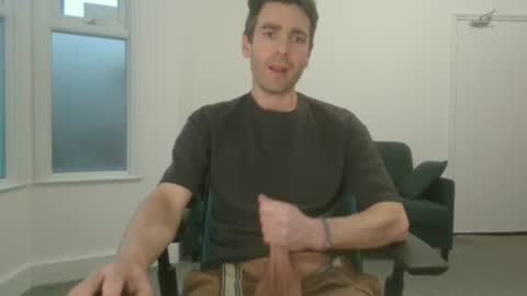 Snapshot of frenchbdmaninlondon chatting on April 2026 06:27:02 PM Horny Paul online show from April 2026 06:27:02 PM