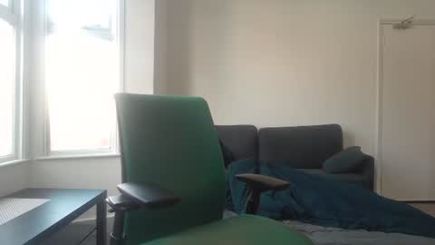 Snapshot of frenchbdmaninlondon chatting on April 2026 12:54:01 PM Horny Paul online show from April 2026 12:54:01 PM