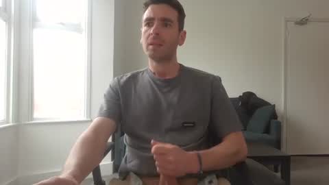 Snapshot of frenchbdmaninlondon chatting on April 2026 10:44:01 AM Horny Paul online show from April 2026 10:44:01 AM