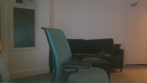 Snapshot of frenchbdmaninlondon chatting on April 2026 09:39:33 PM Horny Paul online show from April 2026 09:39:33 PM