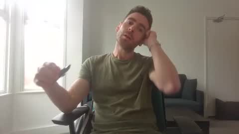 Snapshot of frenchbdmaninlondon chatting on April 2026 02:20:01 PM Horny Paul online show from April 2026 02:20:01 PM