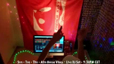 frenchkissdjfk online show from September 2025 07:38:01 PM