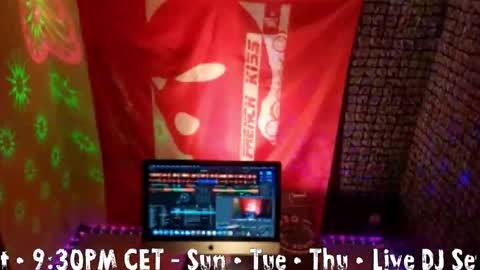 frenchkissdjfk online show from November 2025 05:11:01 PM