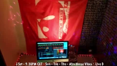 frenchkissdjfk online show from December 2025 05:52:02 PM