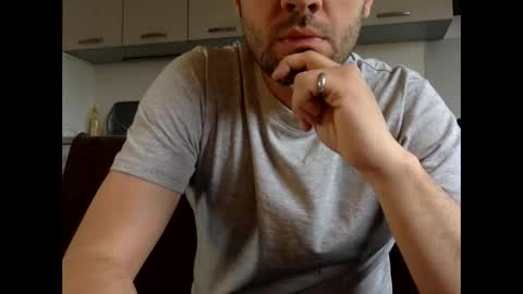 Snapshot of frenchy_from_paris chatting on May 2026 01:29:02 PM frenchy_from_paris online show from May 2026 01:29:02 PM