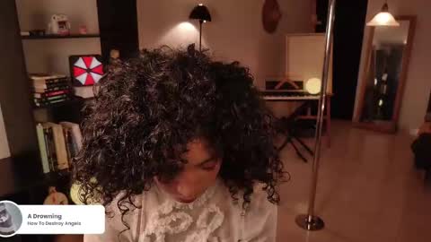 Snapshot of fresatanica chatting on April 2026 04:26:01 AM Vale online show from April 2026 04:26:01 AM