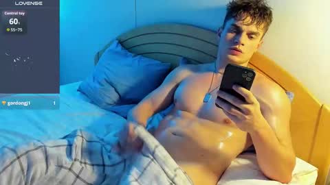 Snapshot of fresh_b1ood chatting on October 2025 08:40:01 PM Alex or Andrzej online show from October 2025 08:40:01 PM