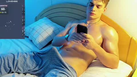 Snapshot of fresh_b1ood chatting on October 2025 09:23:01 PM Alex or Andrzej online show from October 2025 09:23:01 PM