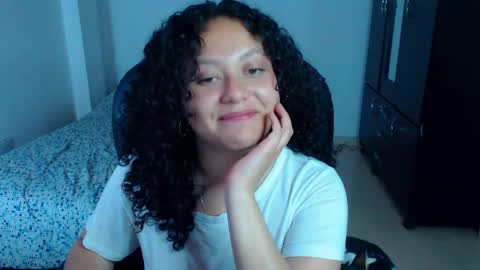 Louise  online show from September 2025 04:56:02 AM