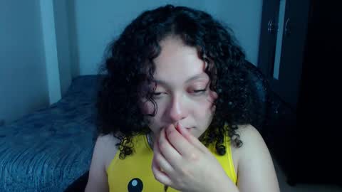 Louise  online show from November 2025 04:03:01 AM