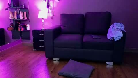     online show from December 2024 06:35:01 AM