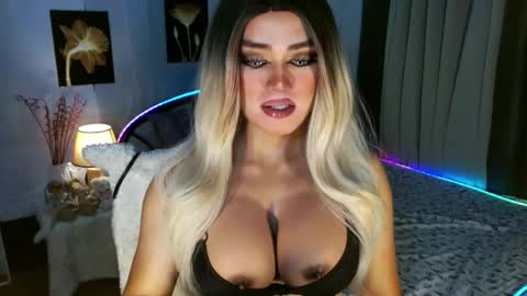 Snapshot of freya_lovestocum chatting on March 2026 12:48:02 AM Miss Frea online show from March 2026 12:48:02 AM