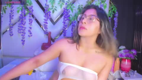 Snapshot of freya_miller_ chatting on May 2026 03:57:02 AM Freya online show from May 2026 03:57:02 AM