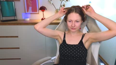 Snapshot of freya_nilsson chatting on December 2024 07:25:02 PM Freya online show from December 2024 07:25:02 PM