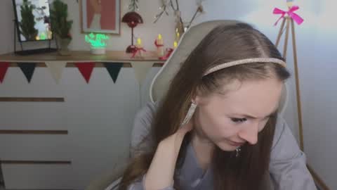 Snapshot of freya_nilsson chatting on December 2024 03:58:01 PM Freya online show from December 2024 03:58:01 PM