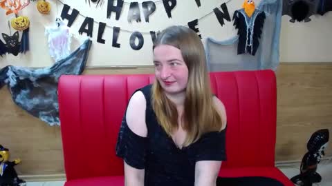 Snapshot of freyadak chatting on October 2025 06:23:01 PM FreyaDak online show from October 2025 06:23:01 PM